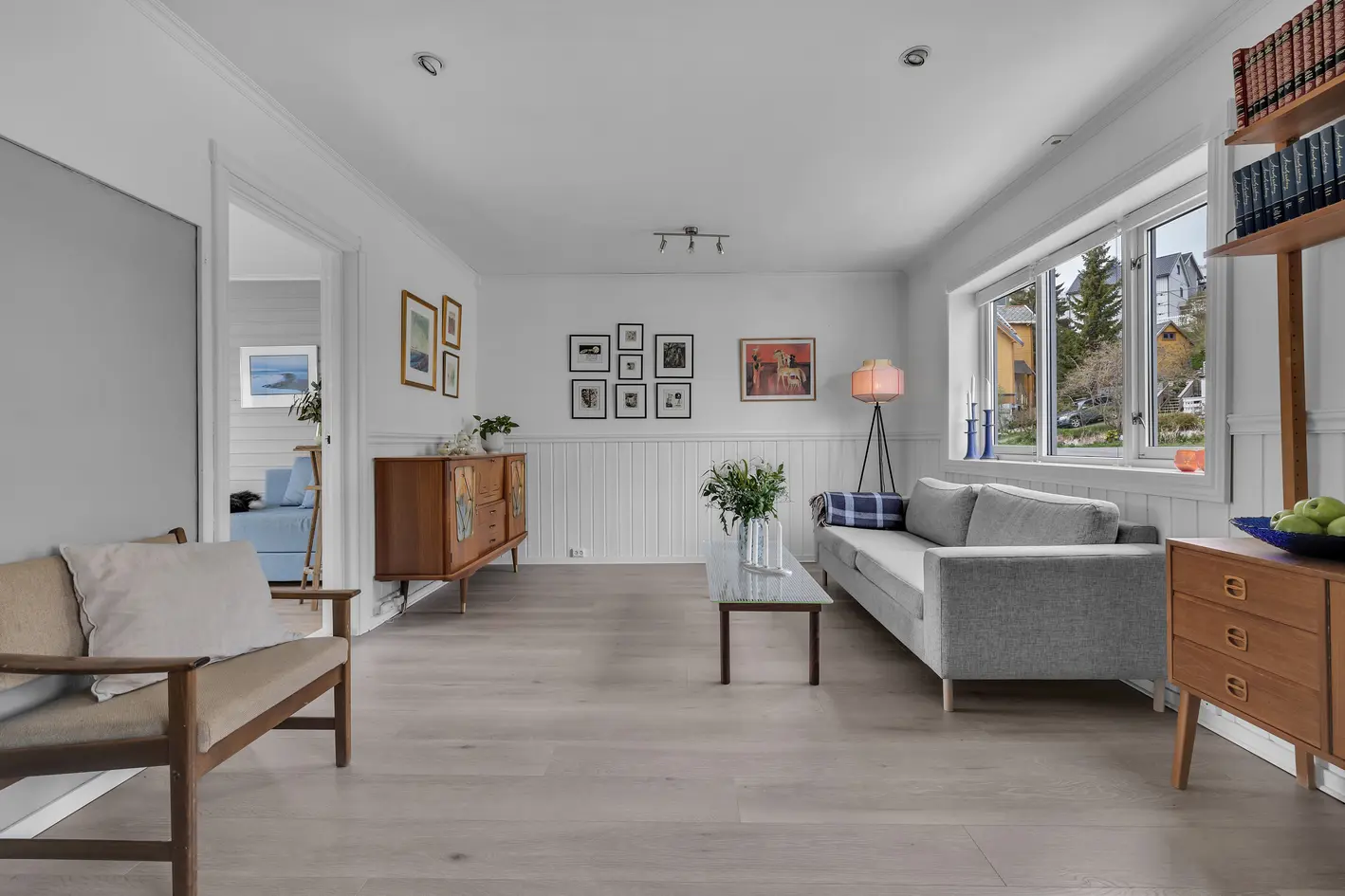 Innholdsrik halvpart av tomannsbolig | Garasje | Stor terrasse | Mulighet for utleie - View 3