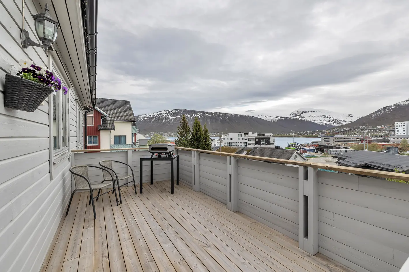 Innholdsrik halvpart av tomannsbolig | Garasje | Stor terrasse | Mulighet for utleie - View 4
