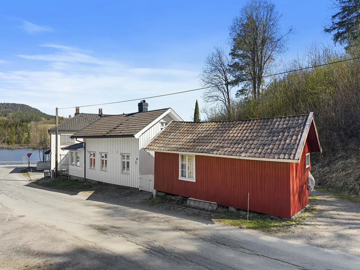 Sjarmerende enebolig like ved Telemarkskanalen. Eiendommen har blitt oppgradert siste årene. photo 2