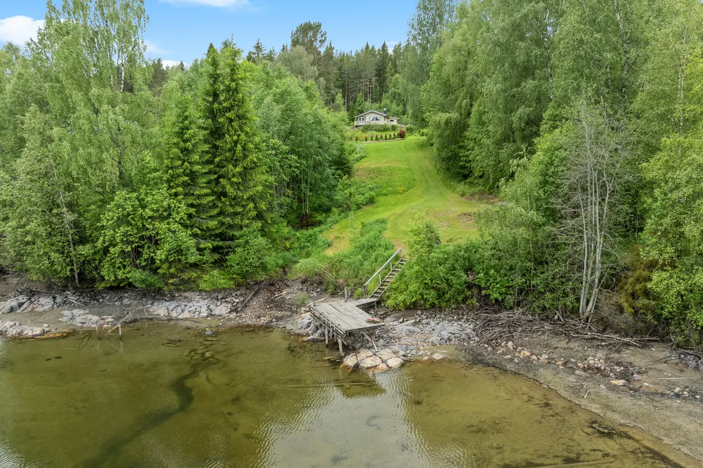 Romslig eiendom i landlige omgivelser med sjarmerende enebolig | 2.7 mål tomt m/ gode solforhold | Tilgang til Vorma. photo 2