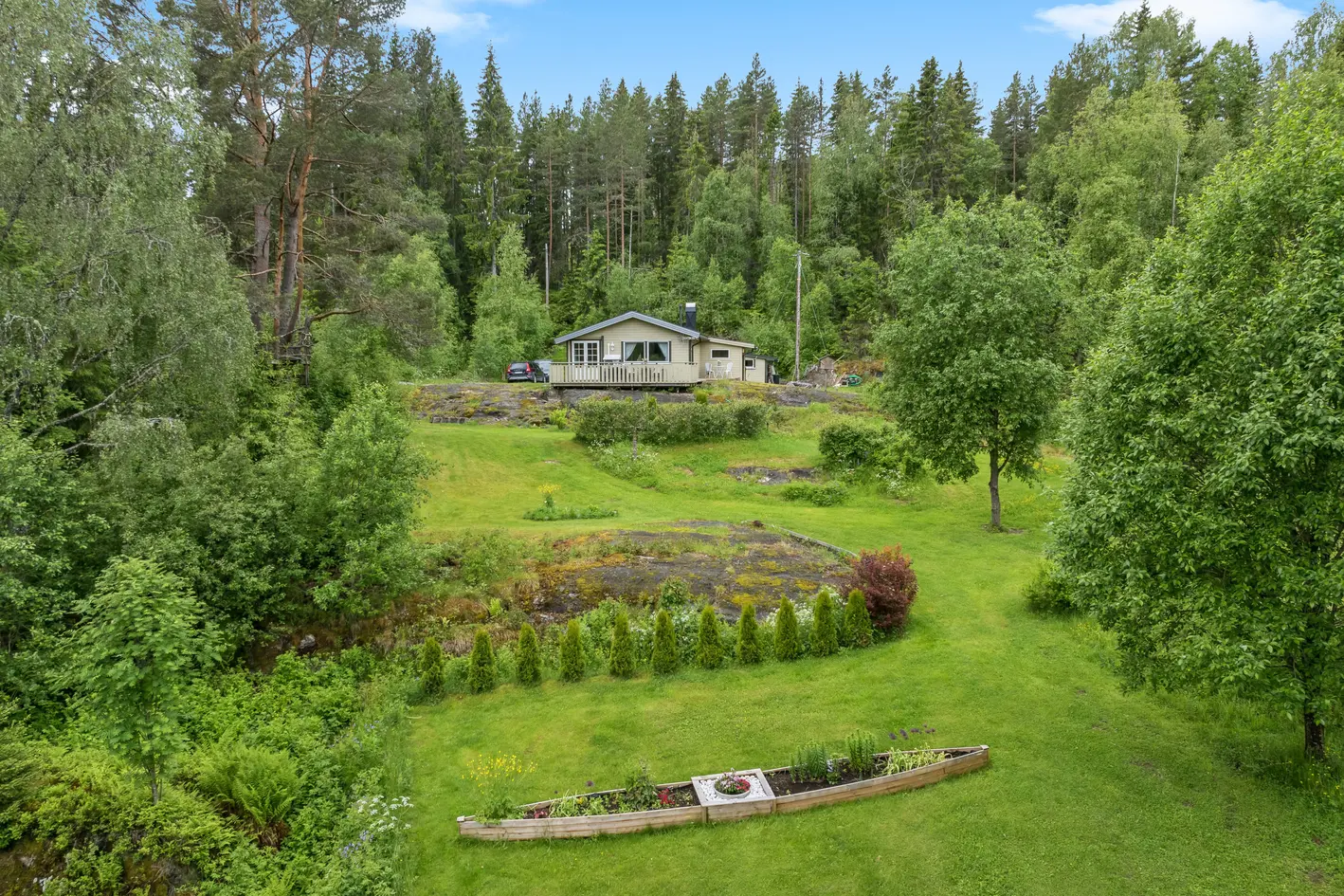 Romslig eiendom i landlige omgivelser med sjarmerende enebolig | 2.7 mål tomt m/ gode solforhold | Tilgang til Vorma. photo 1