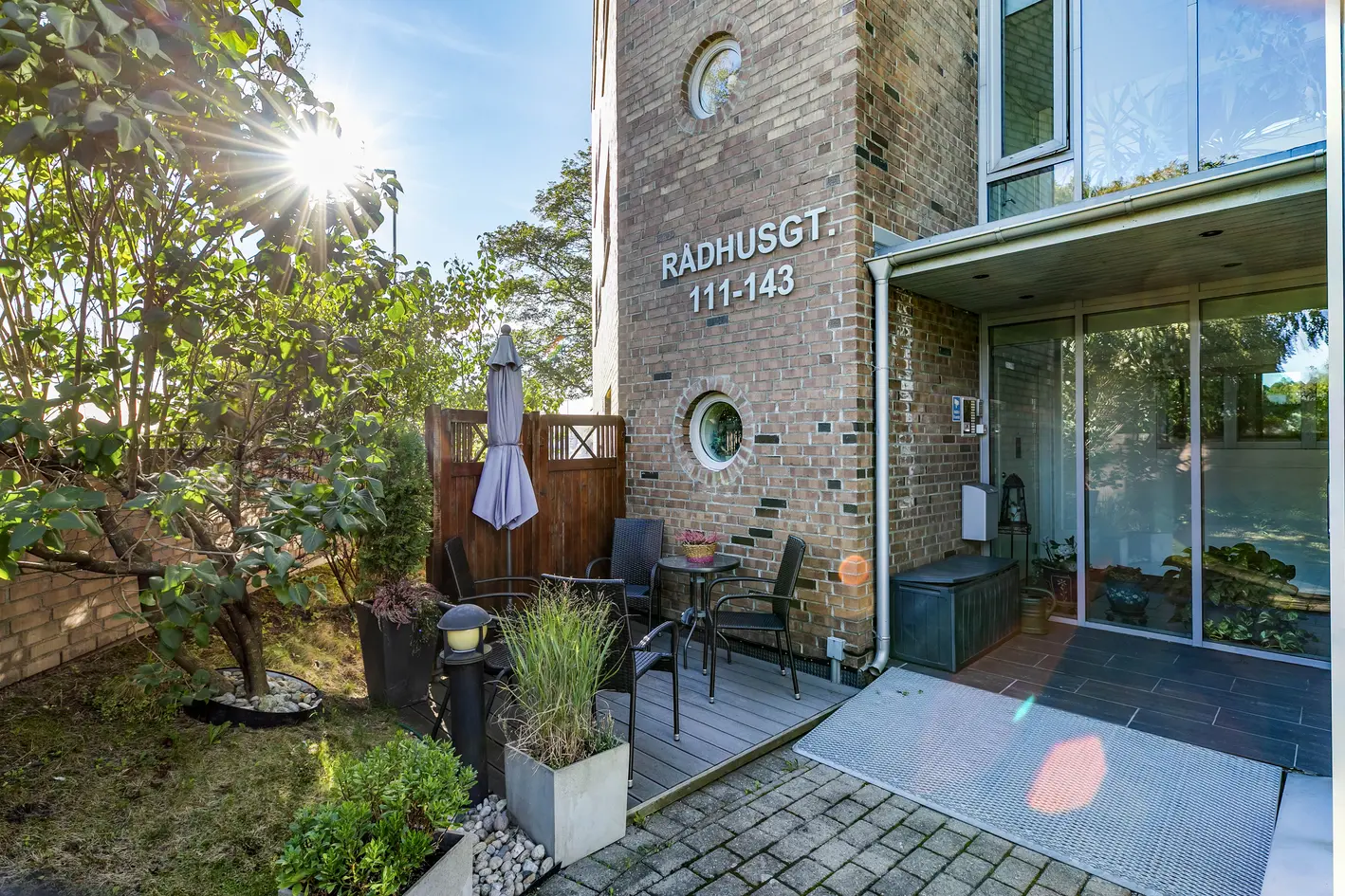 Stor og lys endeleilighet med fjordutsikt. Innbygget veranda på over 20 kvm. Trinnfri adkomst, heis i bygget. Garasje. photo 3