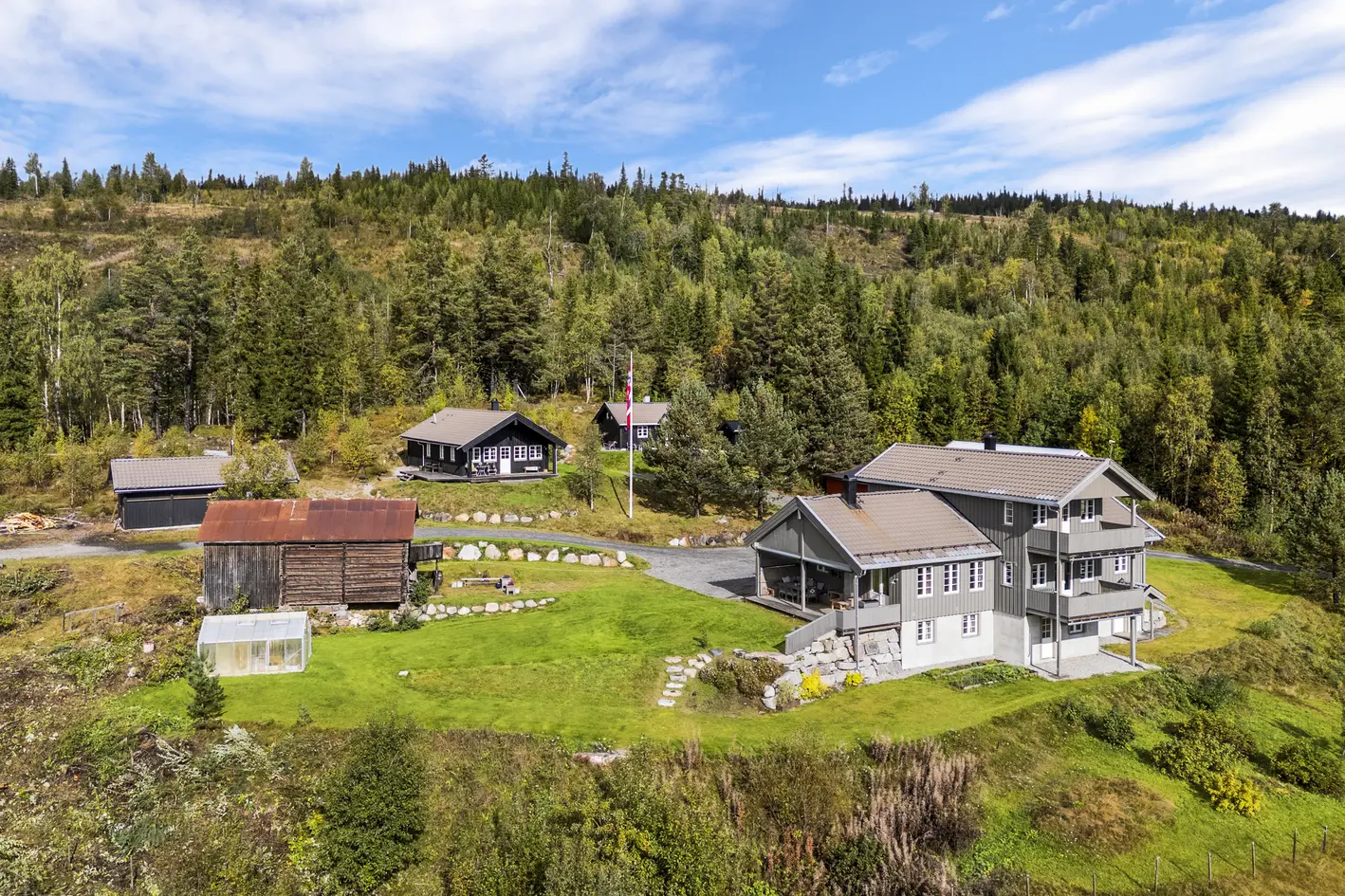Ny pris! Augunsrud, Veggli. Idyllisk, usjenert småbruk/generasjonsbolig. Flott utsikt. Stor tomt. Visning i høstferien. photo 3