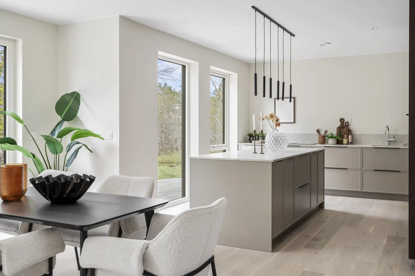 Nyoppført familiebolig fra 2025 | 4 soverom | Dobbelgarasje | 2 stuer | En suite | Vannbåren varme | Kort vei til toget photo 5