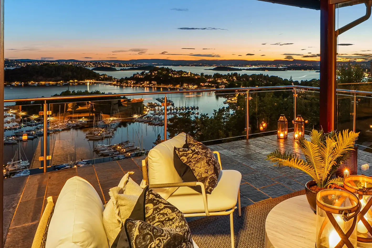 Stor og flott enebolig | Unik fjordutsikt | Solrikt | Store terrasser | Dobbelgarasje photo 2