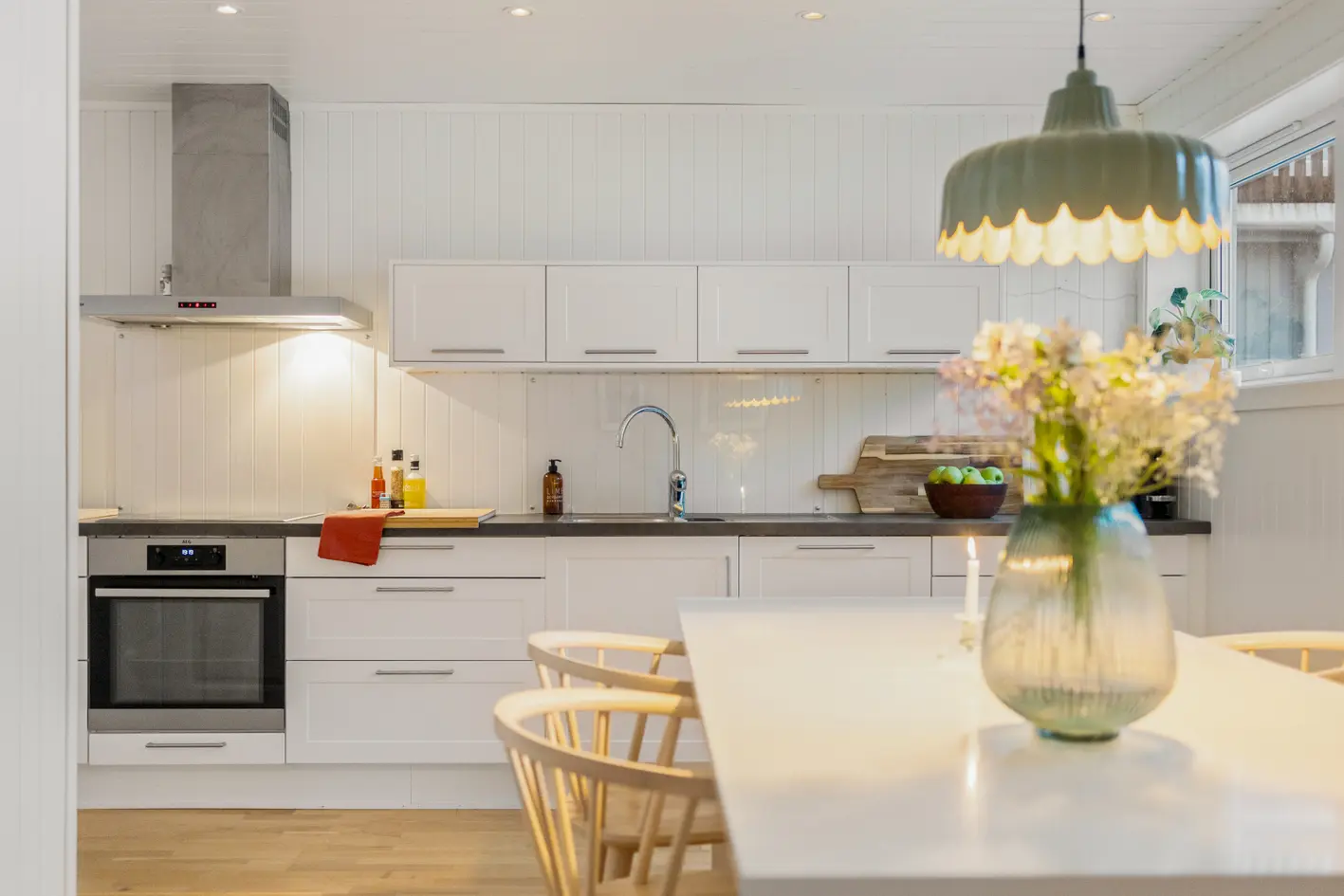 Lekkert, lyst og innbydende rekkehus | Solrike uteplasser med hage | 3 romslige soverom | Garasje |Barnevennlig boområde photo 4