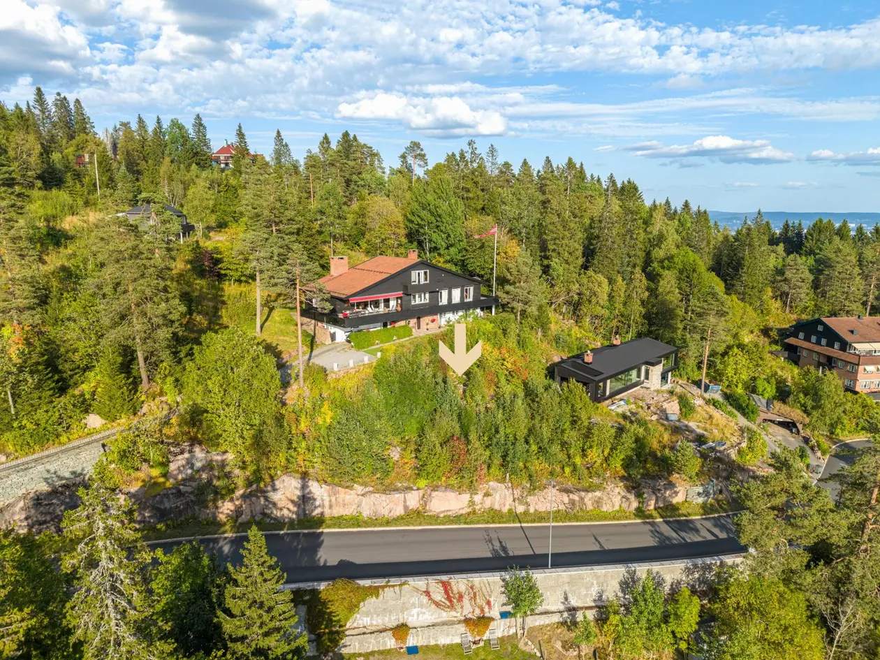 Vakker utsiktstomt på 1.076 m²  solrikt med panorama mot fjord og by photo 2