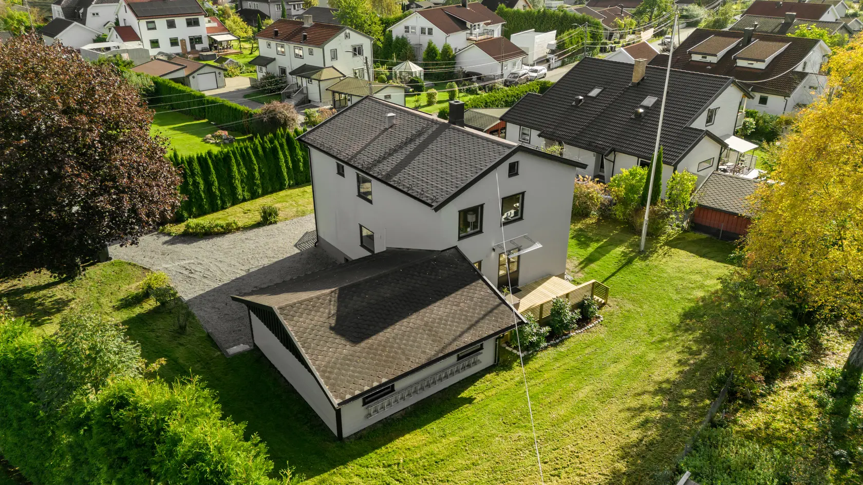 Oppusset 1/2 part tomannsbolig med 2 bad og treningsrom | Attraktiv og sentral beliggenhet | Nær marka photo 3