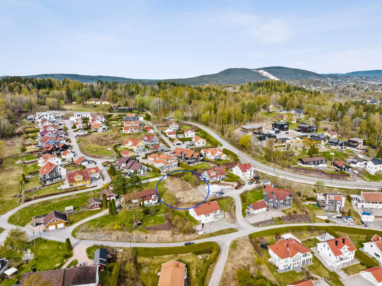 Attraktiv tomt i Vollen med panorama fjordutsikt, sol og nær sjøen. V/A klart i grensen. 160 Kvm. BYA. photo 5