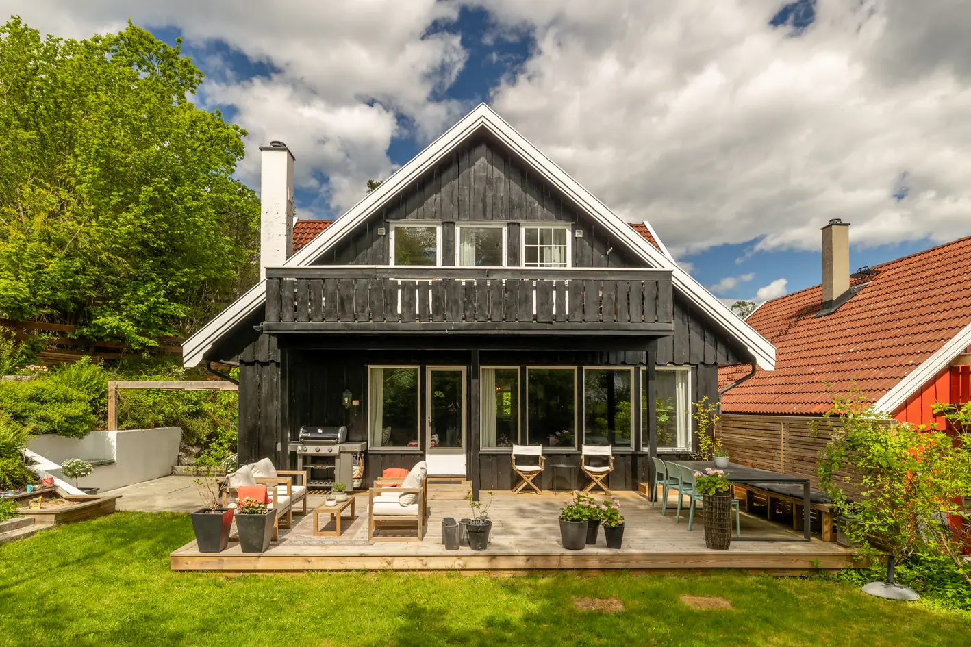 Attraktiv enebolig med solrik hage og markterrasse - Garasje, carport og p-plass - 2 inngangsparti - Svært barnevennlig photo 4