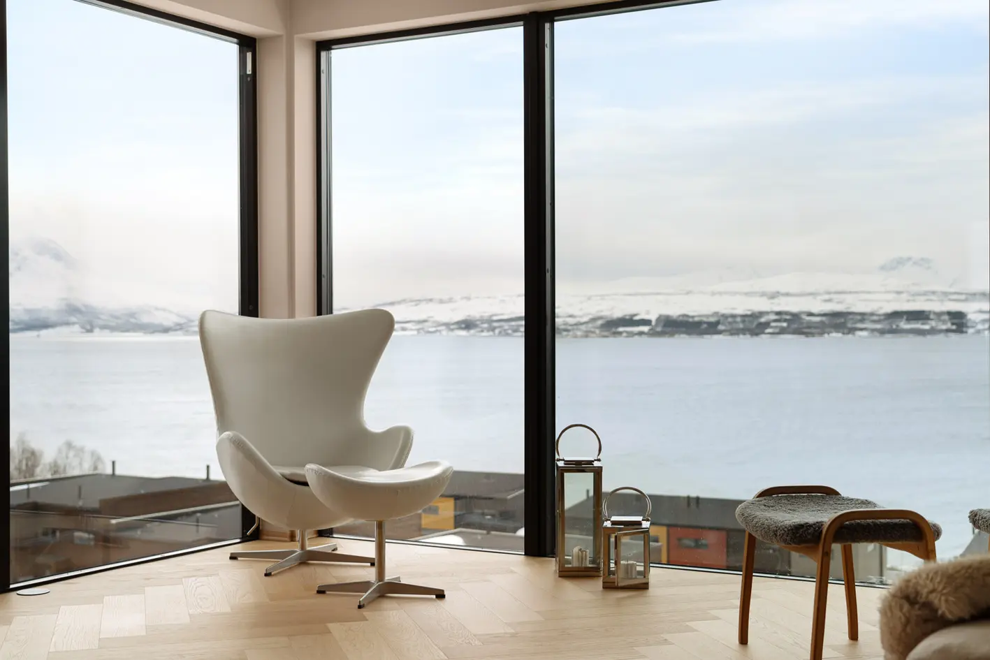 Arkitekttegnet, lekker enebolig i barnevennlige omgivelser | Oppført 2023 | Garasje & Hybel photo 2