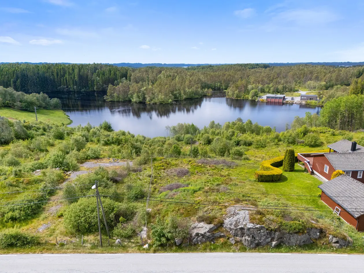 2 flotte solrike tomter på Verås for boligbebyggelse. Kort vei til Lindås og Mongstad. photo 3