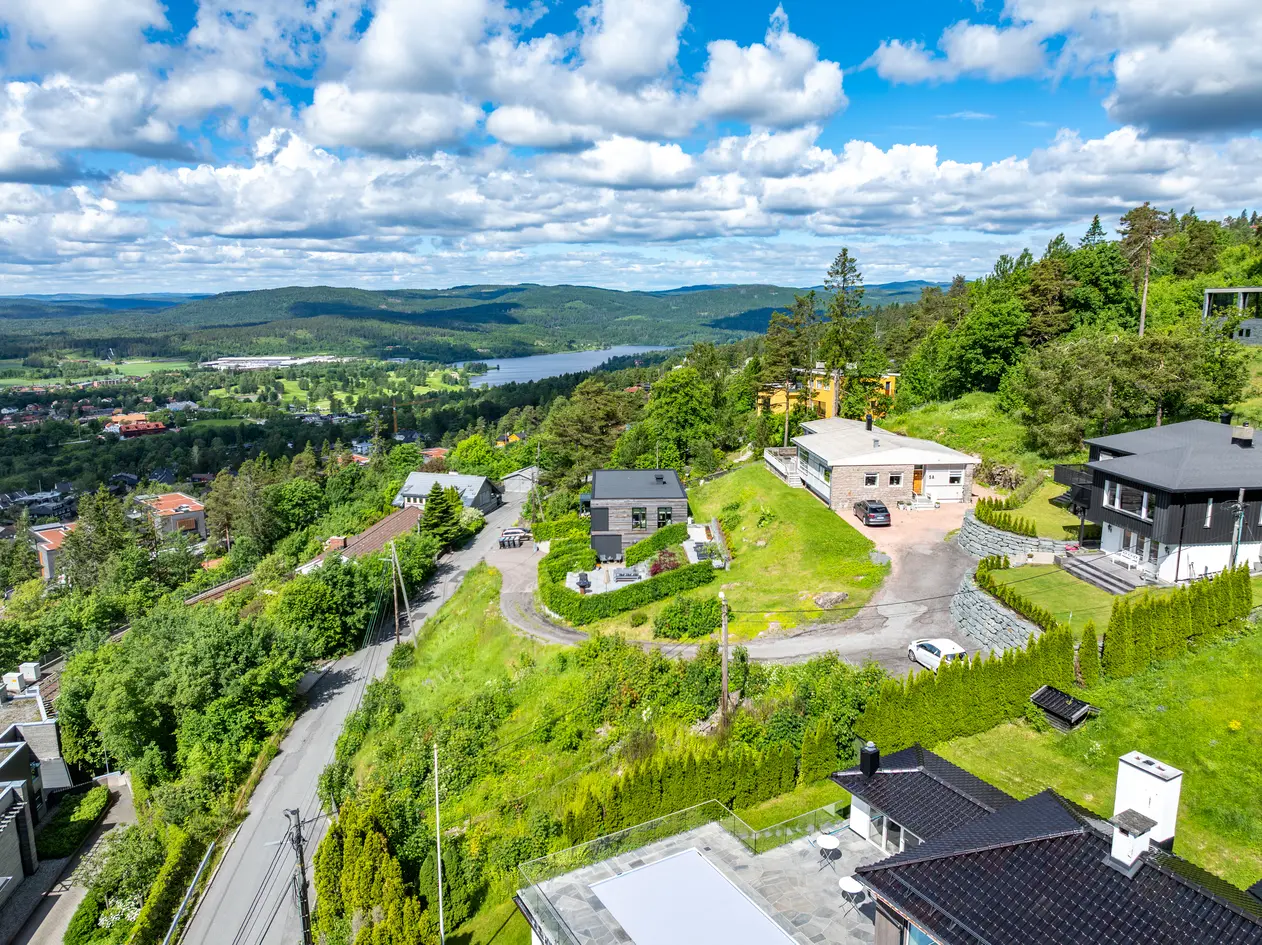 Solrik boligtomt på 821 kvm med panoramautsikt! Blindvei rett ved marka og Holmenkollen T-banestasjon. BYA 12%. photo 5