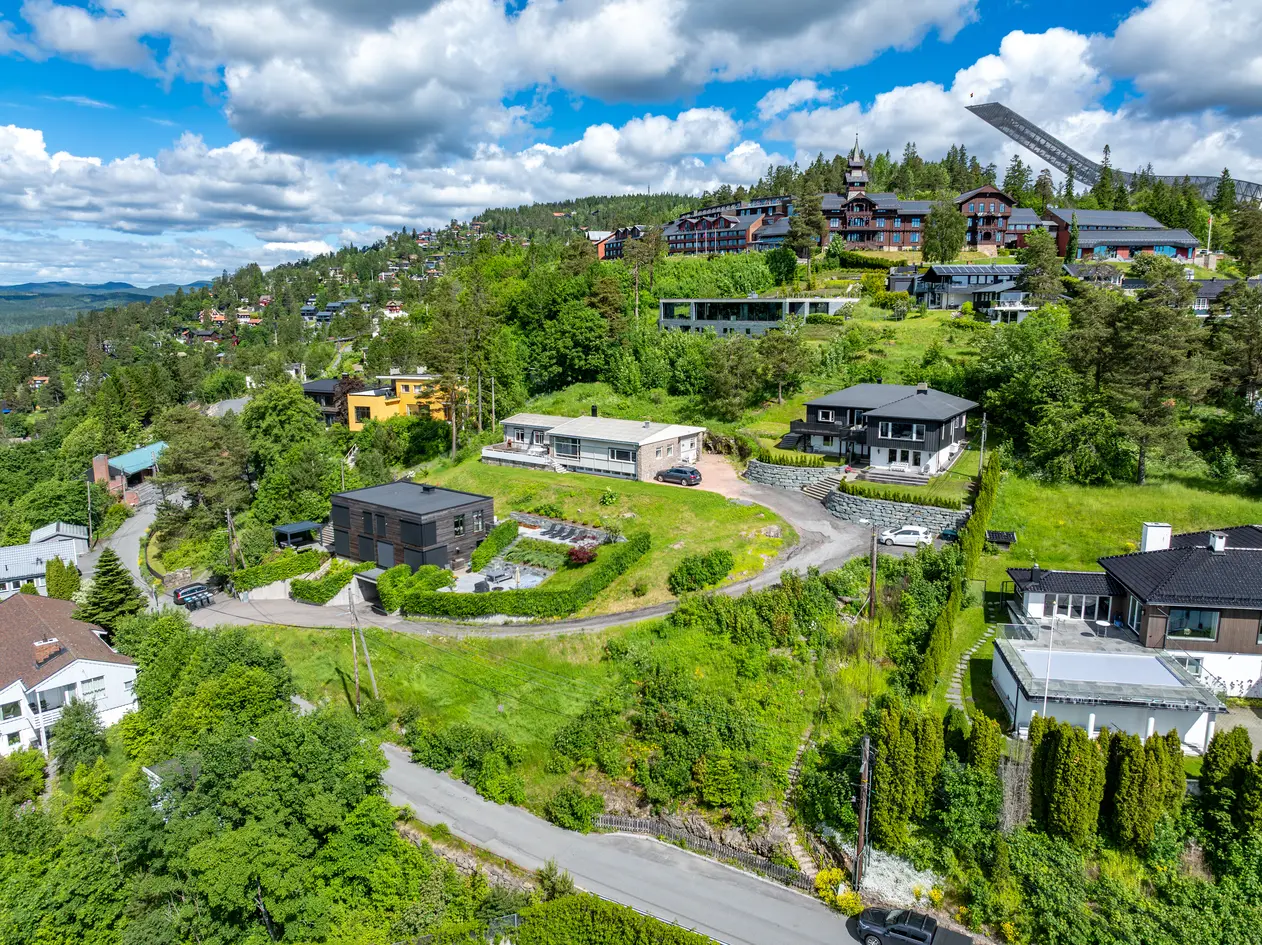 Solrik boligtomt på 821 kvm med panoramautsikt! Blindvei rett ved marka og Holmenkollen T-banestasjon. BYA 12%. photo 3