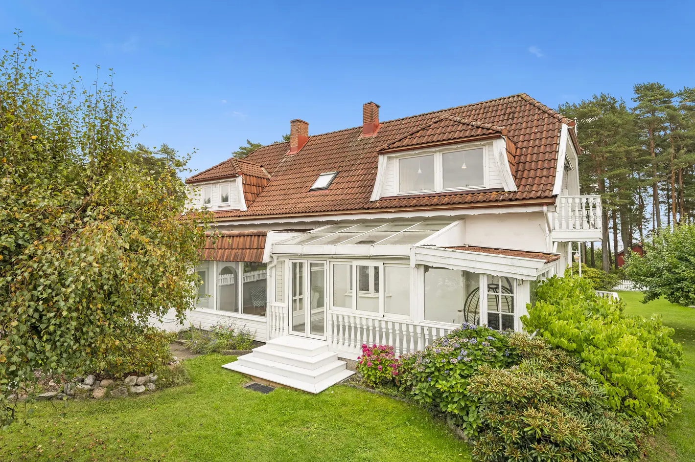 Stor eiendom uten boplikt! Innholdsrik enebolig, lysthus og garasje med sidebygning. Nytt kjøkken. photo 3