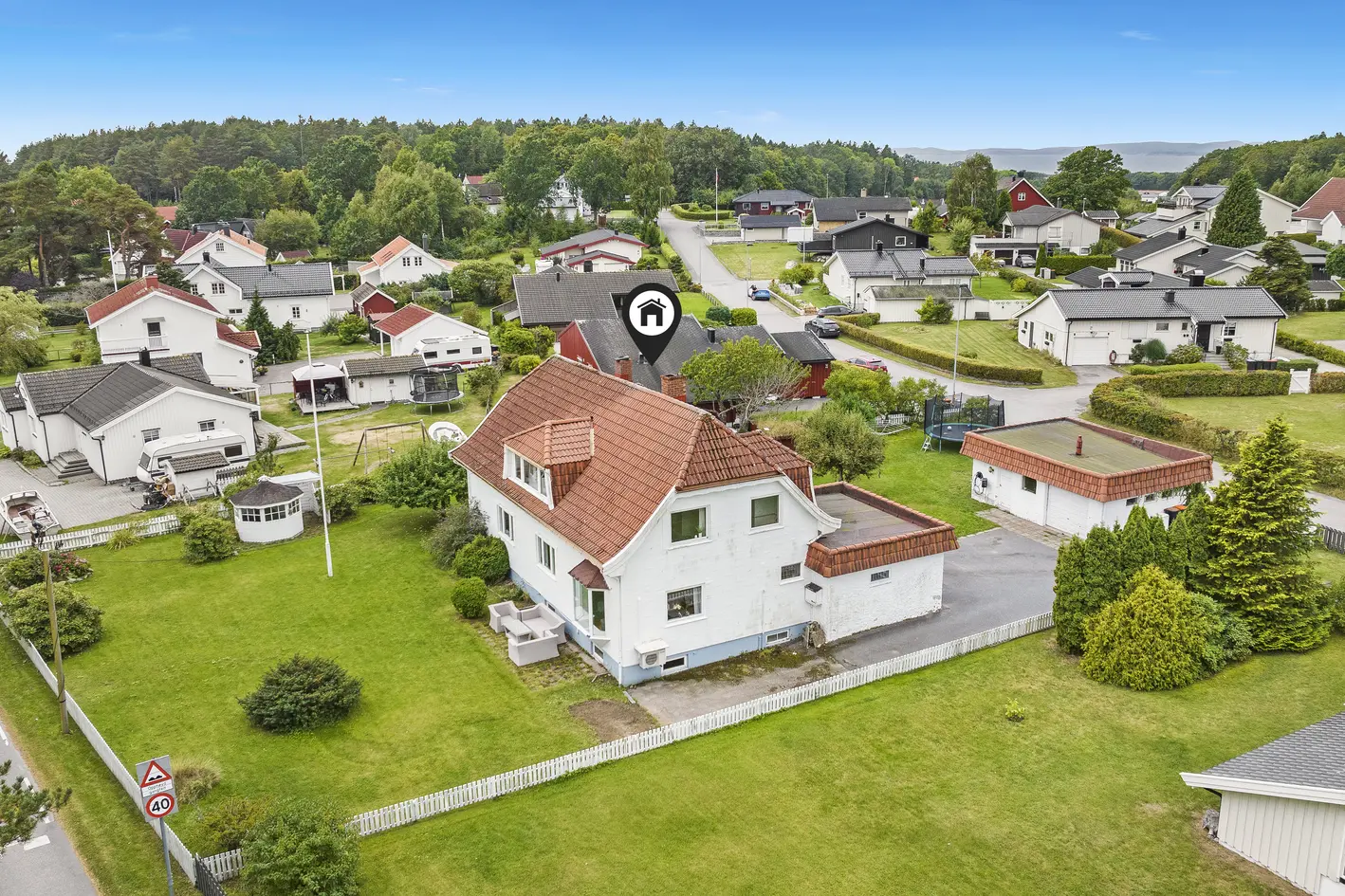 Stor eiendom uten boplikt! Innholdsrik enebolig, lysthus og garasje med sidebygning. Nytt kjøkken. photo 2