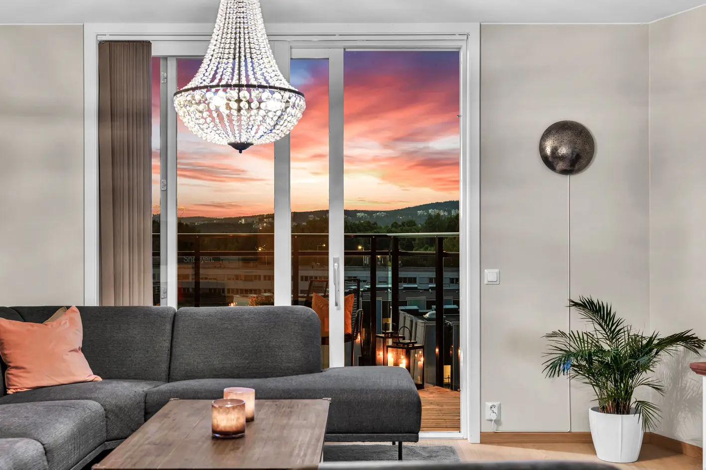 Stilren 4-roms hjørneleilighet i Snøbyen | Gode solforhold | 2 bad | Garasjeplass med lader | God planløsning photo 3