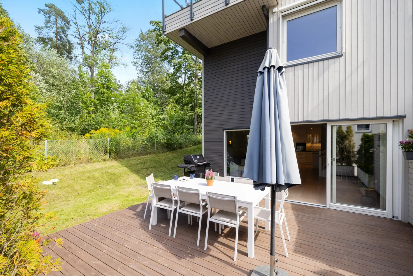 Enderekkehus med solrik hage og takterrasse | Garasje m/lader og direkte adkomst | Bilfri vei til skole og barnehage photo 4