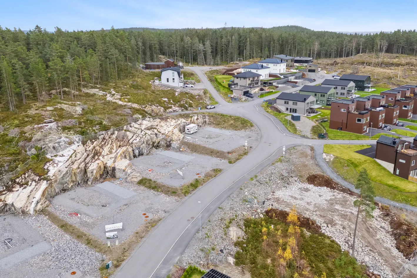 Attraktiv byggeklar selvbyggertomt, 838 kvm. 20% BYA. øverst på Løkenåsen II.Tilkoblingsavgifter er betalt. photo 3