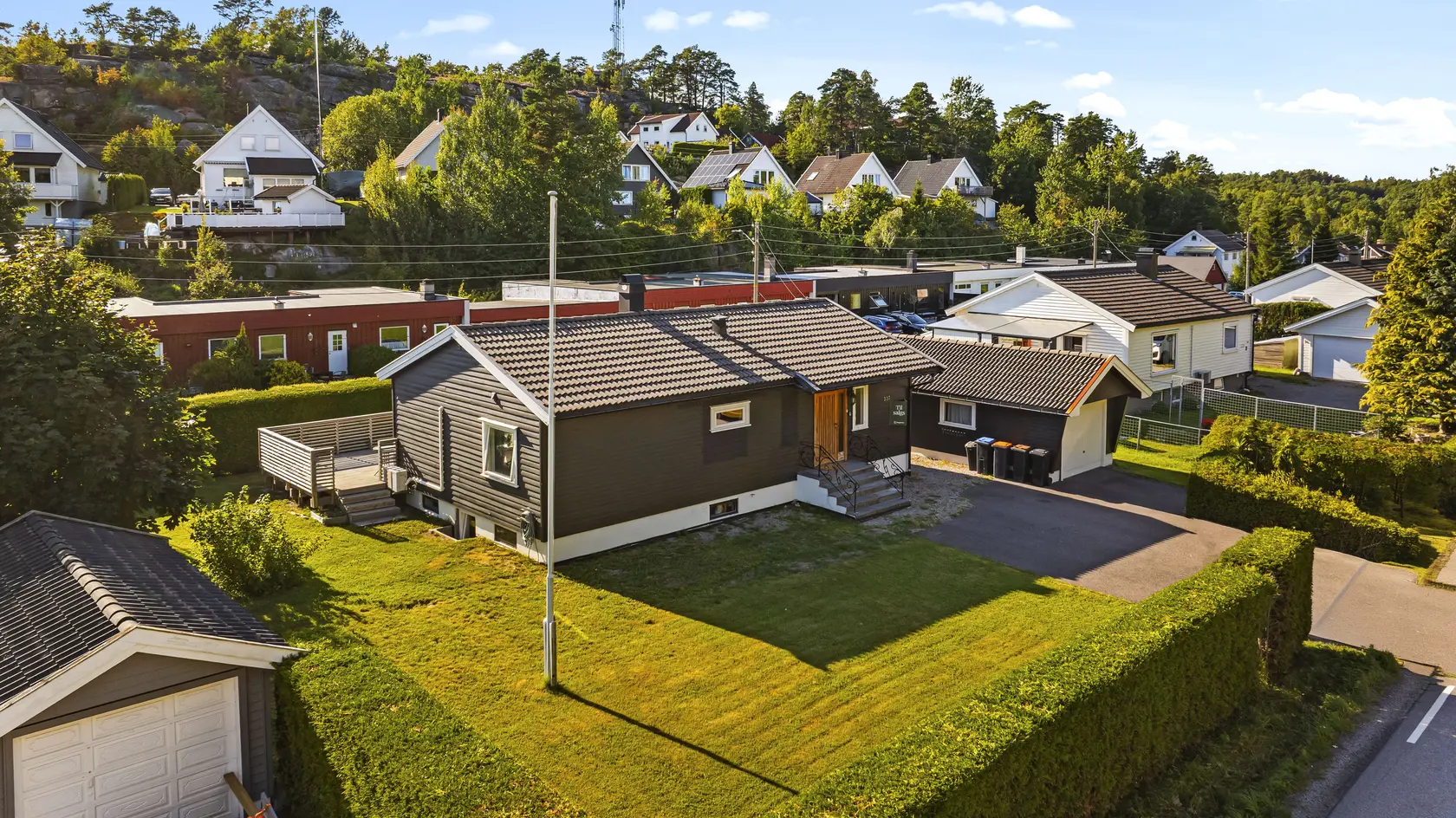 Innholdsrik enebolig med solrikt uteområde - Nyere bad og kjøkken - Garasje - Familievennlige omgivelser photo 5