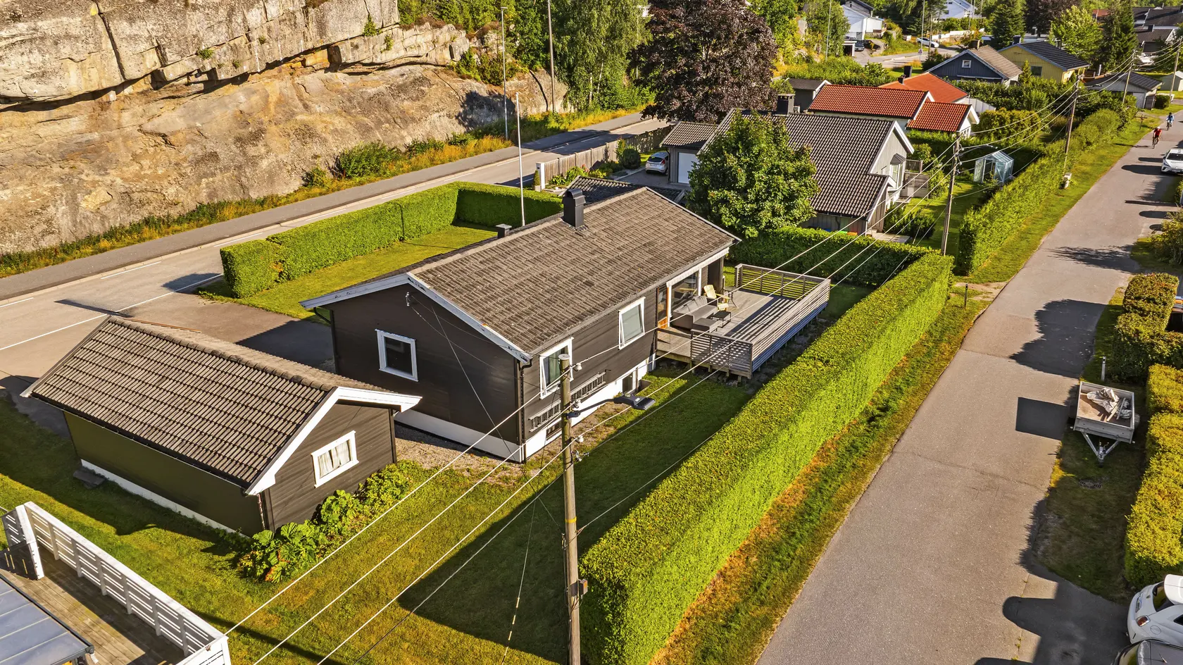 Innholdsrik enebolig med solrikt uteområde - Nyere bad og kjøkken - Garasje - Familievennlige omgivelser photo 3