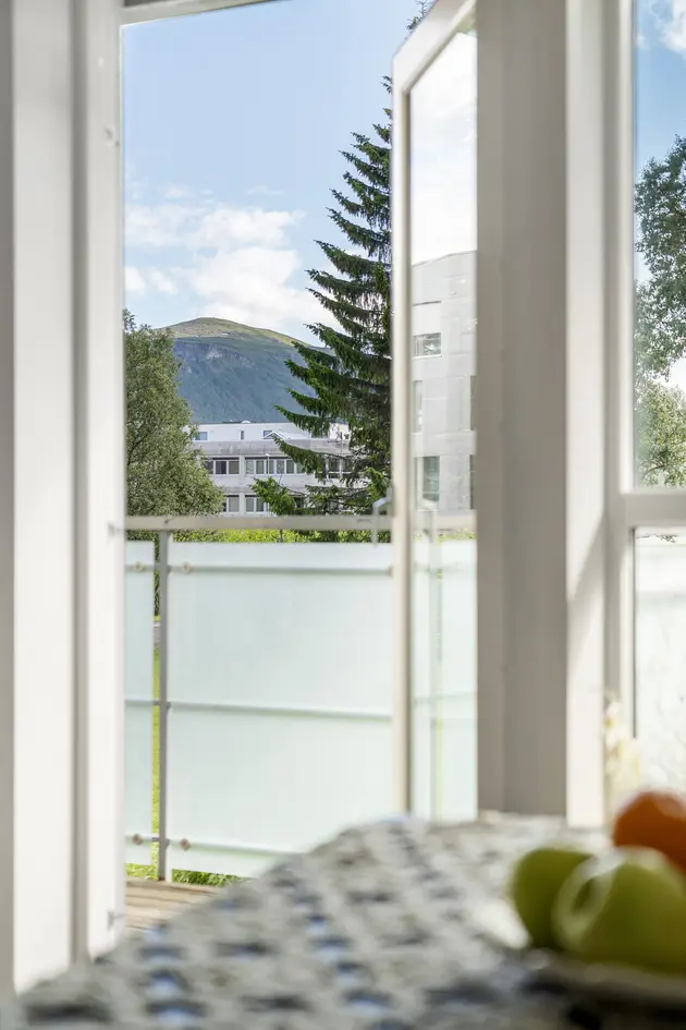 Flott 2-roms leilighet midt mellom UiT/UNN og sentrum | balkong og garasje | sikringsfond + brl betaler avdrag - View 5
