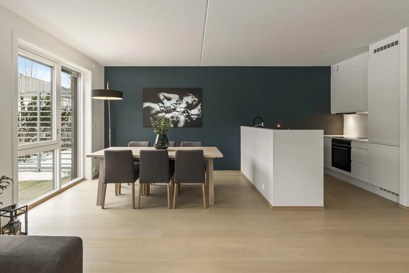 Moderne eierleilighet fra 2021 | Stor, solrik terrasse på 18 m² | 2 soverom photo 2