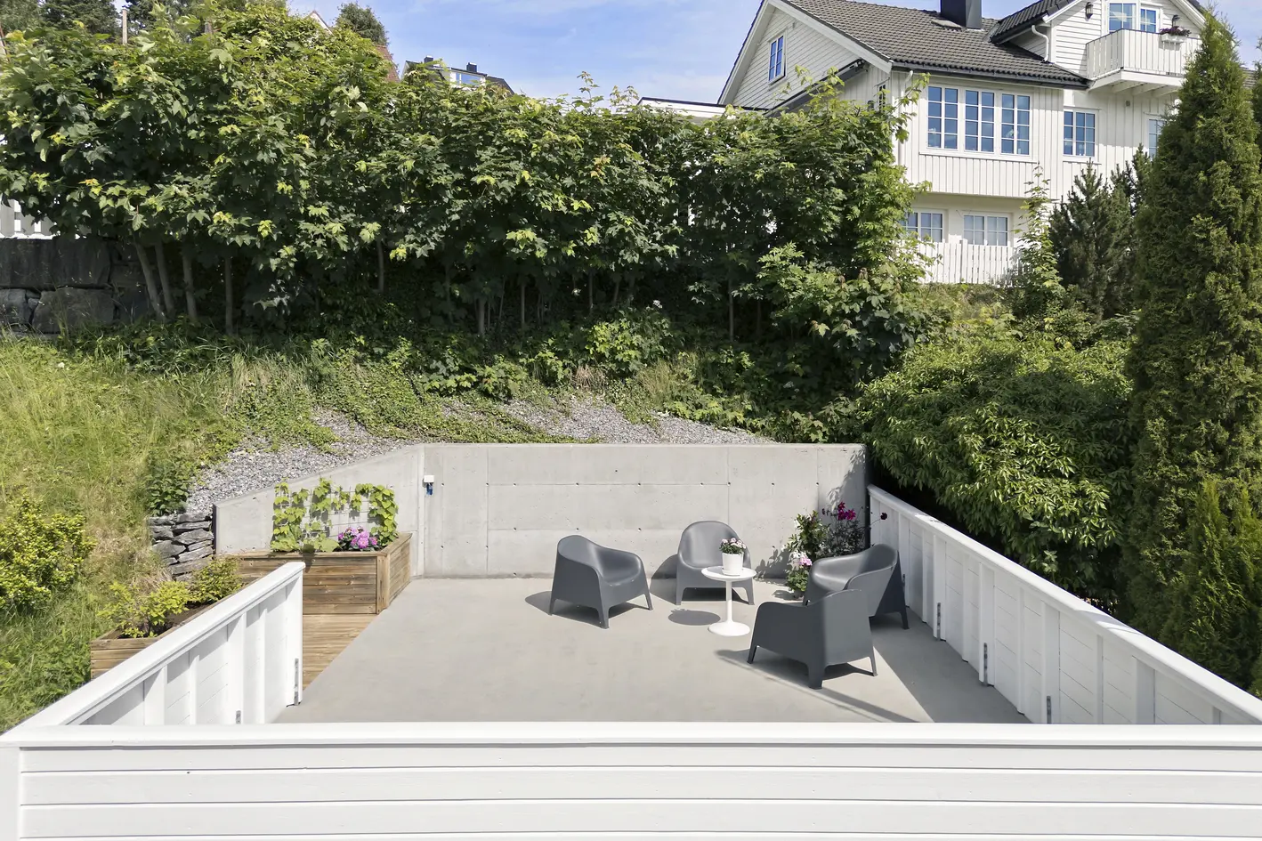 Flott halvpart av tomannsbolig i sentrum. Klassisk og flott arkitektur. Nyere garasje med takterrasse. photo 5