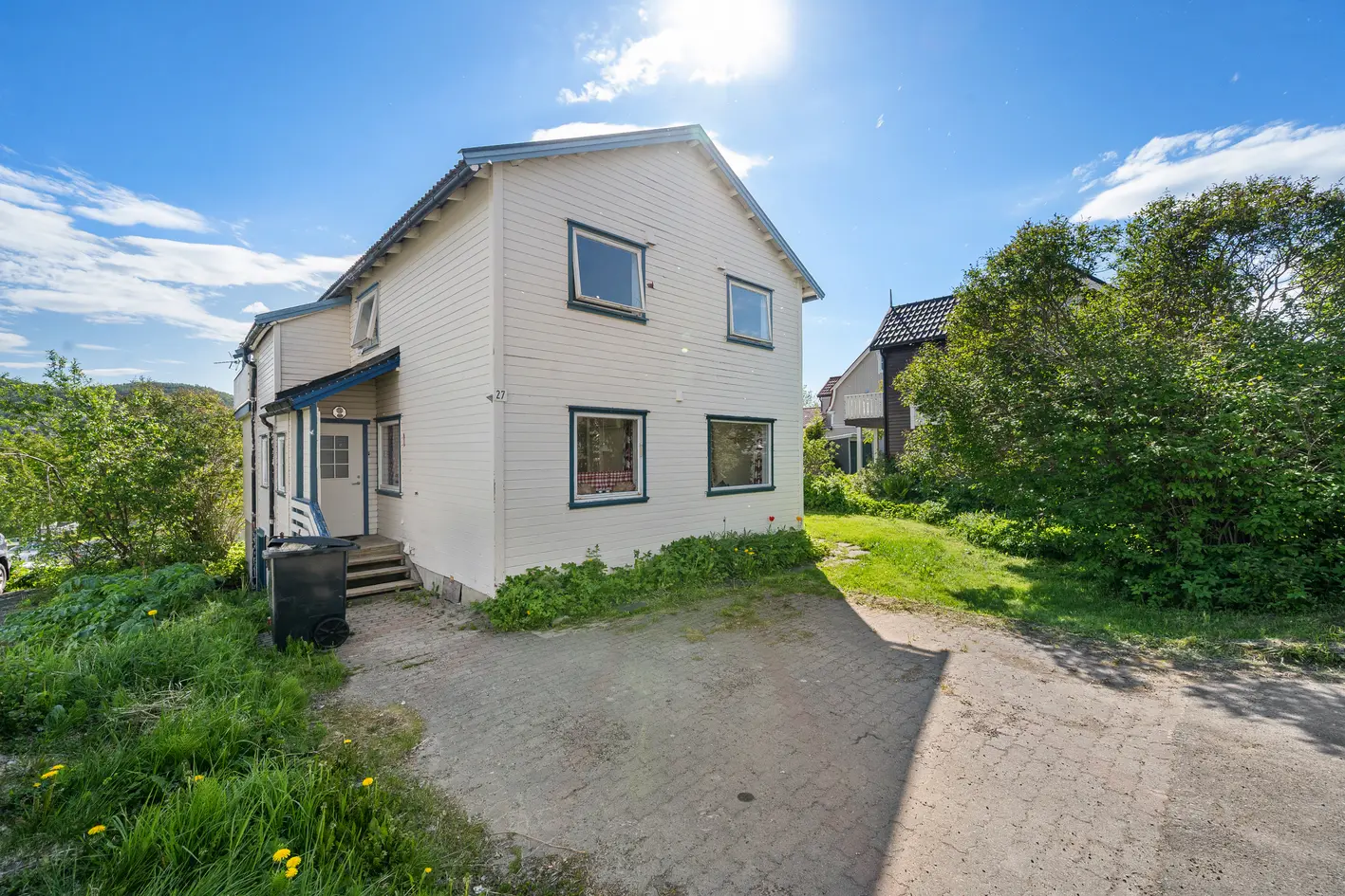 SELJESTAD | Renoveringsobjekt | Innholdsrik bolig med 4 soverom | Stor balkong med utsikt | Sentralt, harstad