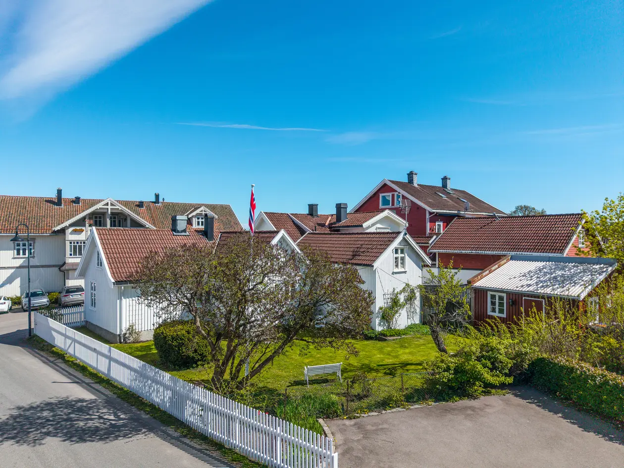 Sjarmerende enebolig med hage og bryggerhus i Gamle Åsgårdstrand - Solrikt - Ingen boplikt! photo 2