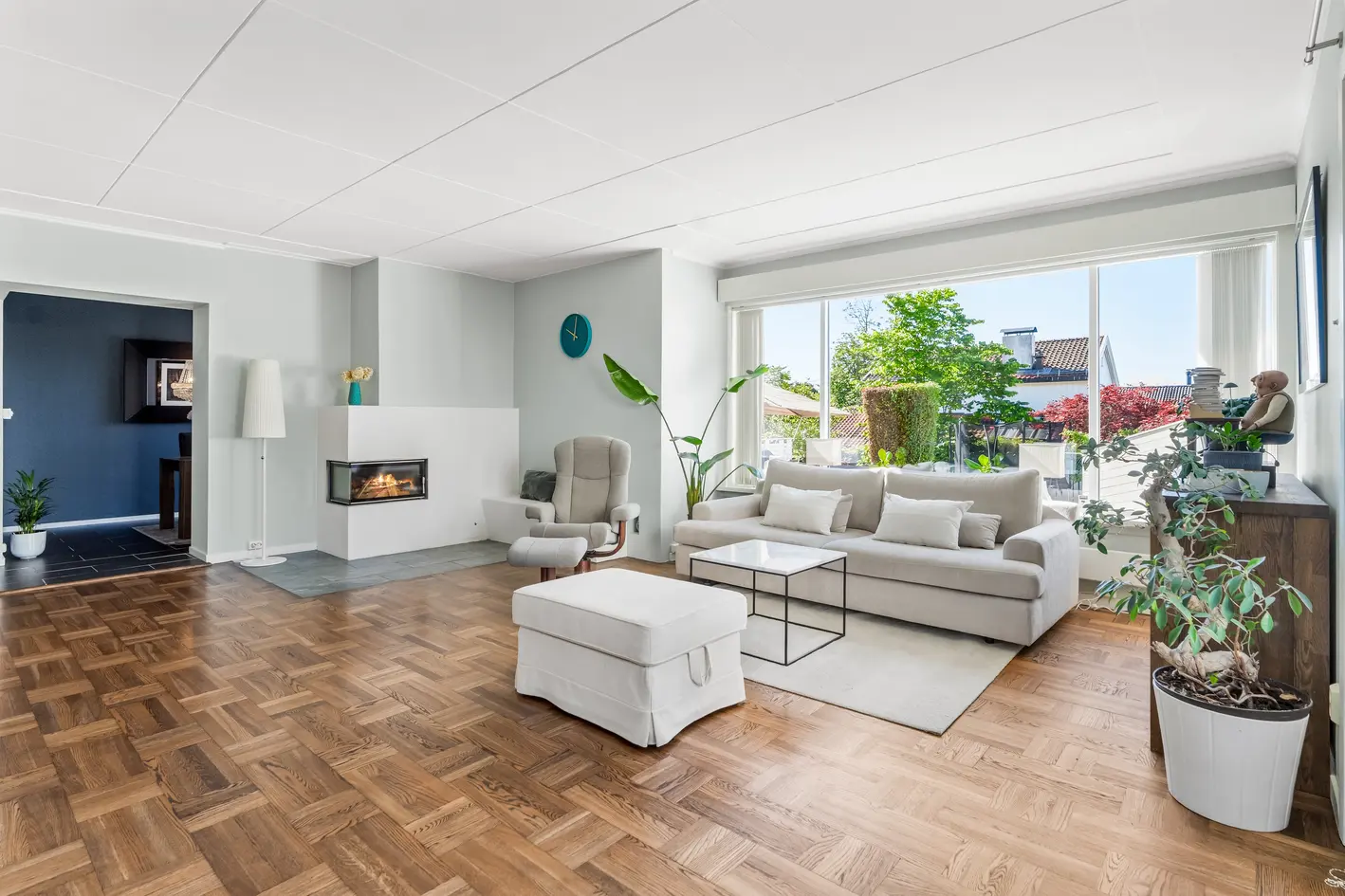 Stor, lys og innholdsrik familiebolig | Romslig og solrik hage | Totalt 4 soverom + 3 bad | 2-roms hybel | Garasje  photo 2