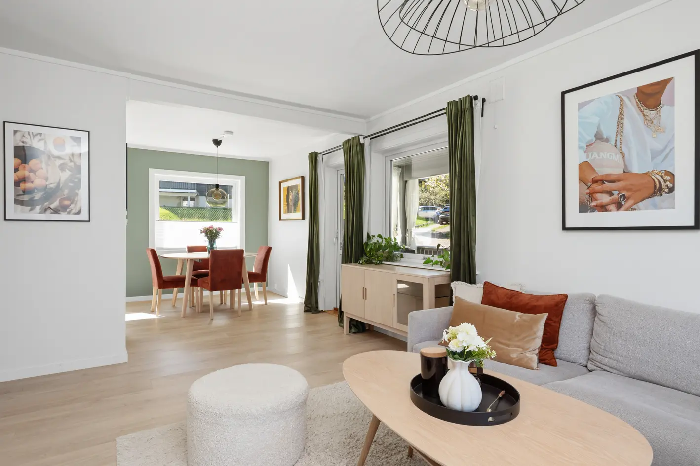 Flott førstegangskjøp; lettholdt og romslig 2-roms m/p-plass, mye lagring, nytt stuegulv og vestvendt terrasse. Sentral
 photo 2