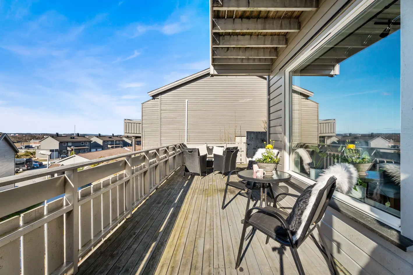 Familievennlig bolig over to plan | Solrike uteplasser | Parkering | 3 soverom – pohled 6