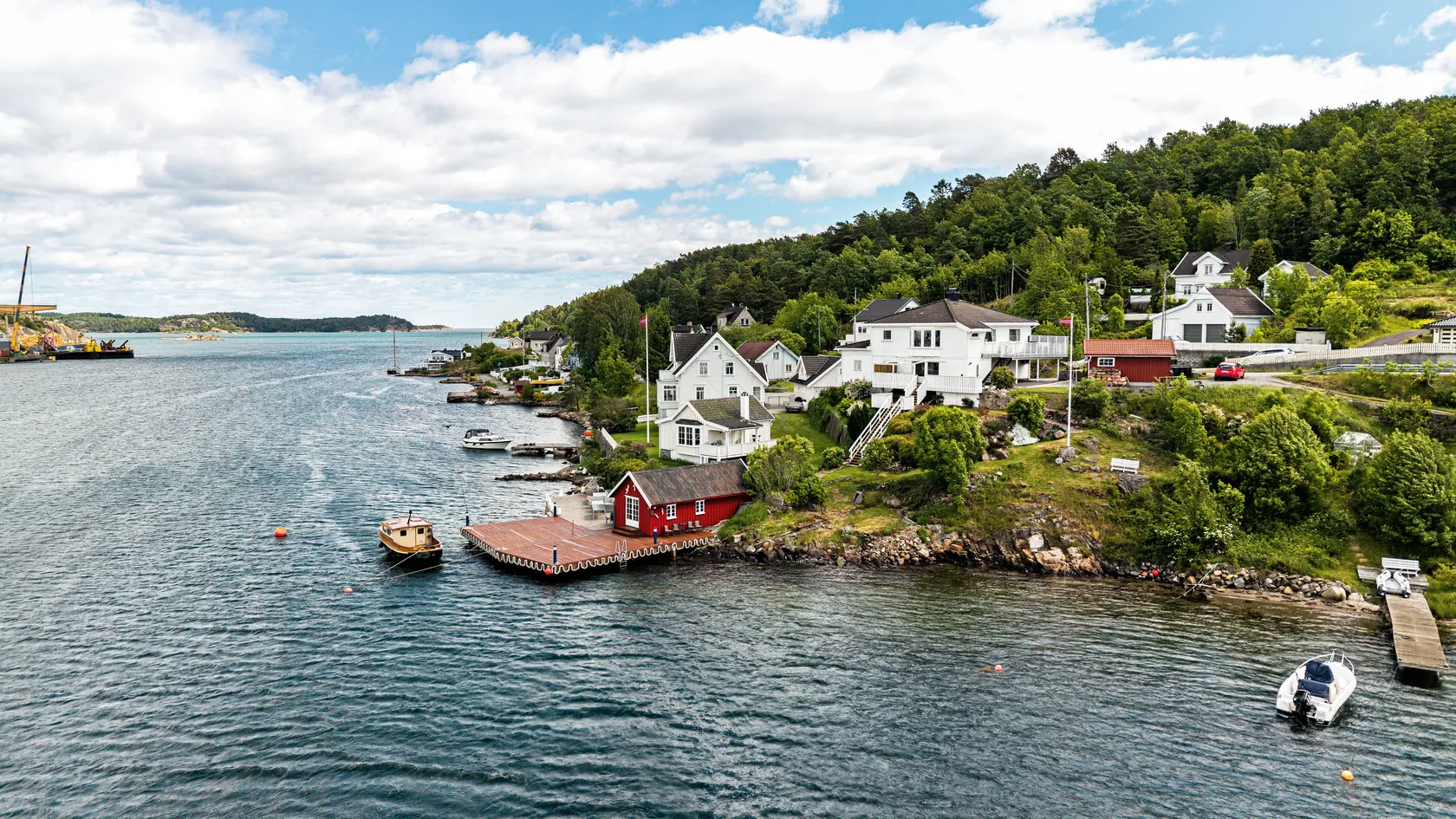Innholdsrik og moderne strandeiendom - Flott utsikt over Tromøysund - Solrike uteområder og terrasser - Hybel photo 3