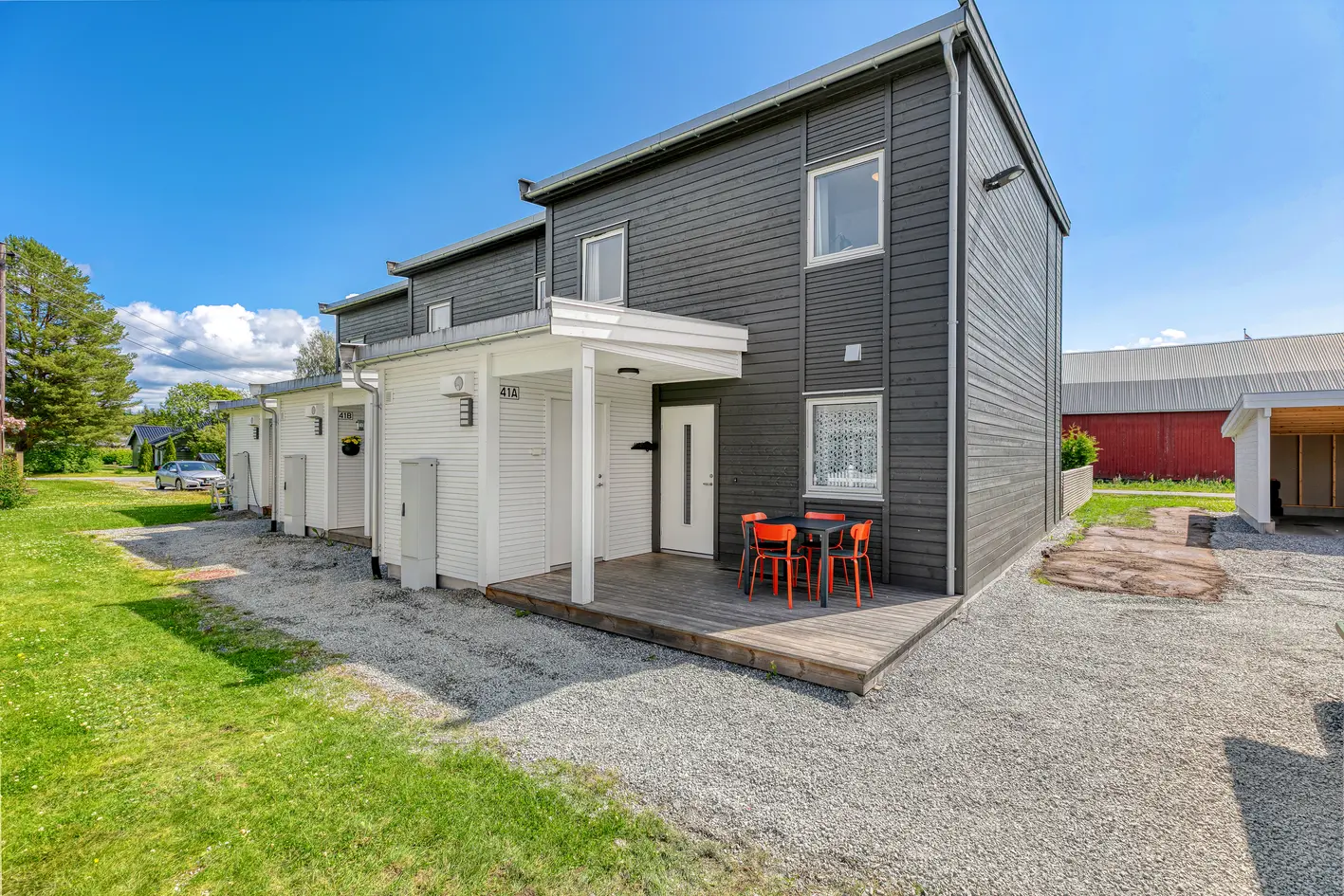 Moderne enderekkehus oppført i 2020 | Carport m/opplegg til lader | Solrik terrasse og hage | 3 (4) soverom | Rolig photo 3