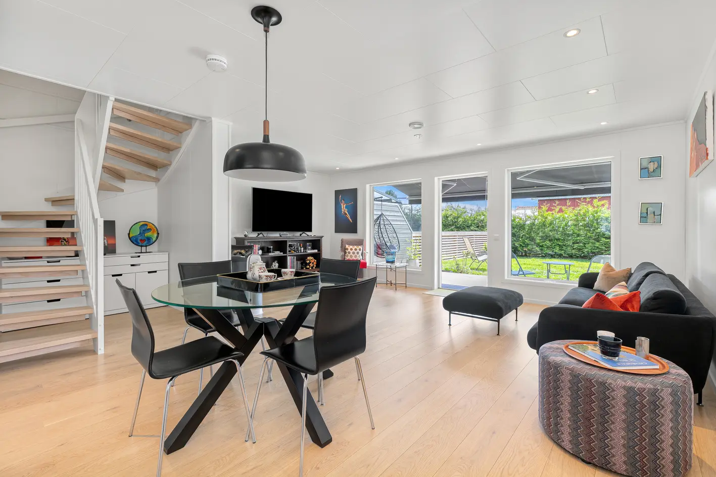 Moderne enderekkehus oppført i 2020 | Carport m/opplegg til lader | Solrik terrasse og hage | 3 (4) soverom | Rolig photo 5