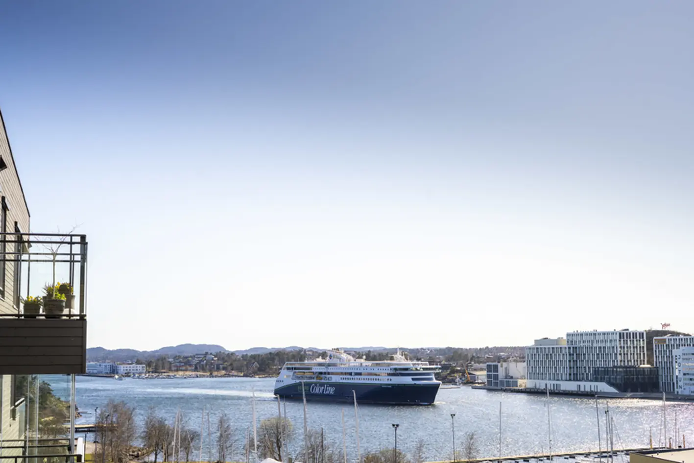 VISNING SØNDAG 20.09! Rålekker endeleilighet m/mulighet for å innfri fellesgjeld. Vestvendt, sjøutsikt og sol hele dagen