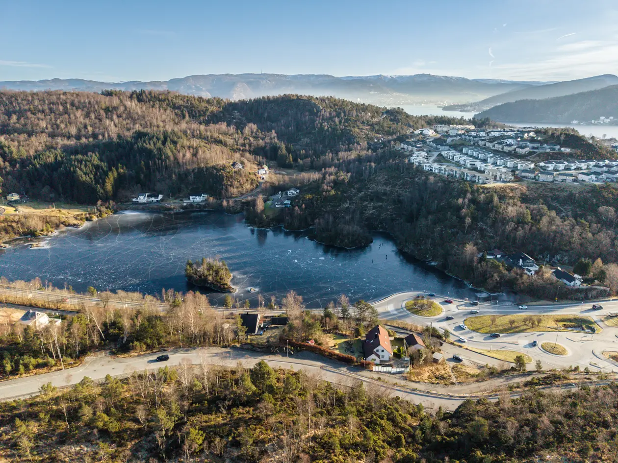 Flott tomt i regulert boligområde. Like i nærheten av Lønvarden. Barnehage, skole og butikk i gangavstand. photo 3