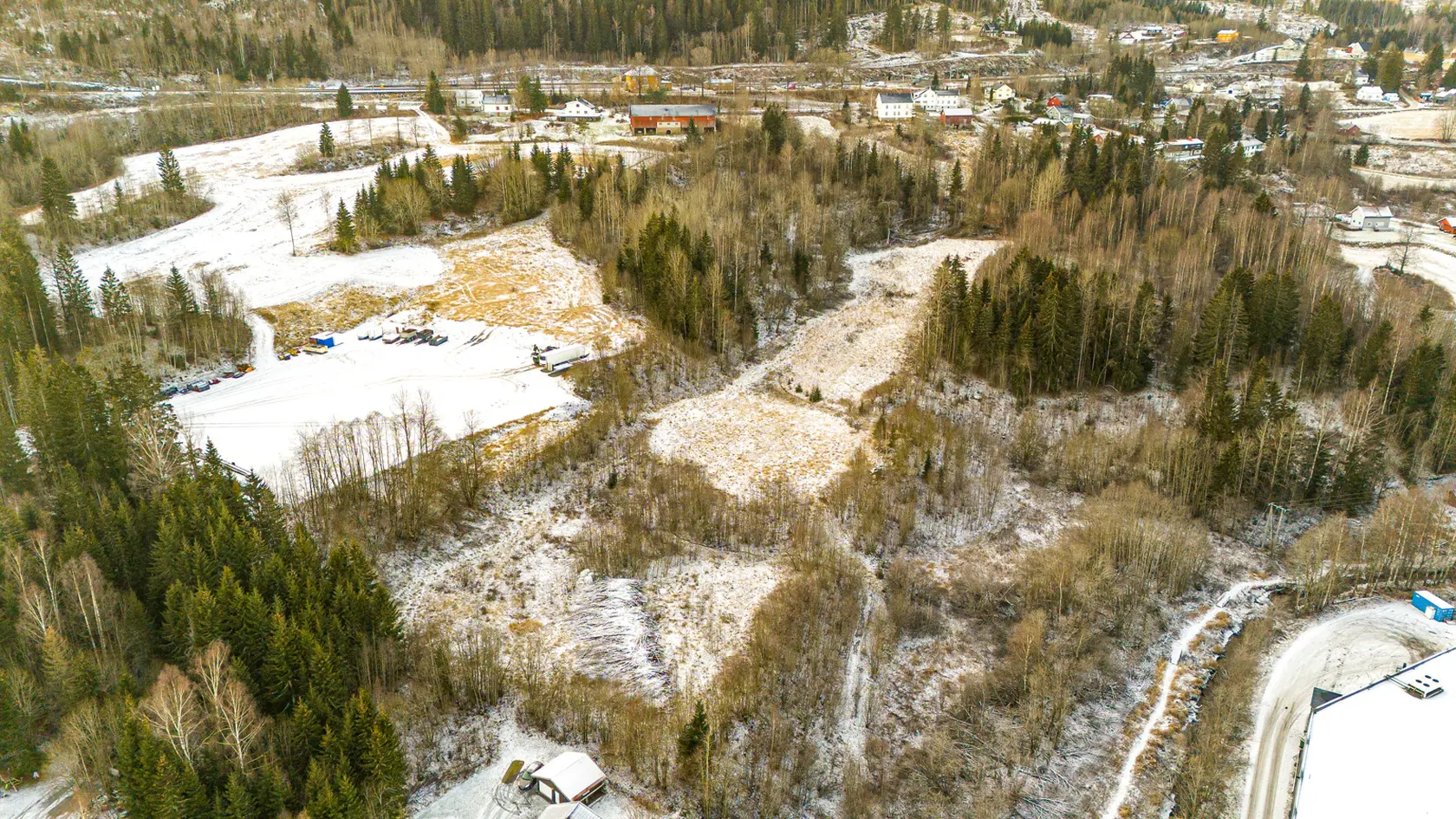 Tomtefelt på 18,5 mål med hovedformål boligbebyggelse midt i tettstedet Roa. photo 5