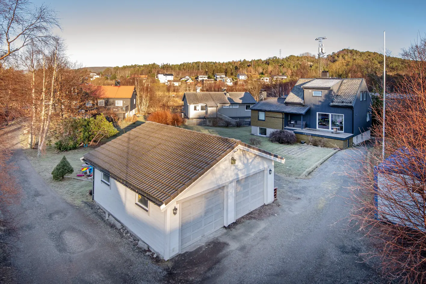 Boligtomt med tilhørende garasje. Lett å opparbeide. Beliggende i populært boligområde. photo 2