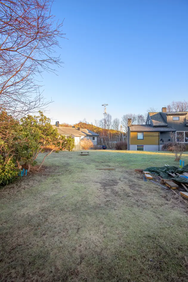 Boligtomt med tilhørende garasje. Lett å opparbeide. Beliggende i populært boligområde. photo 3
