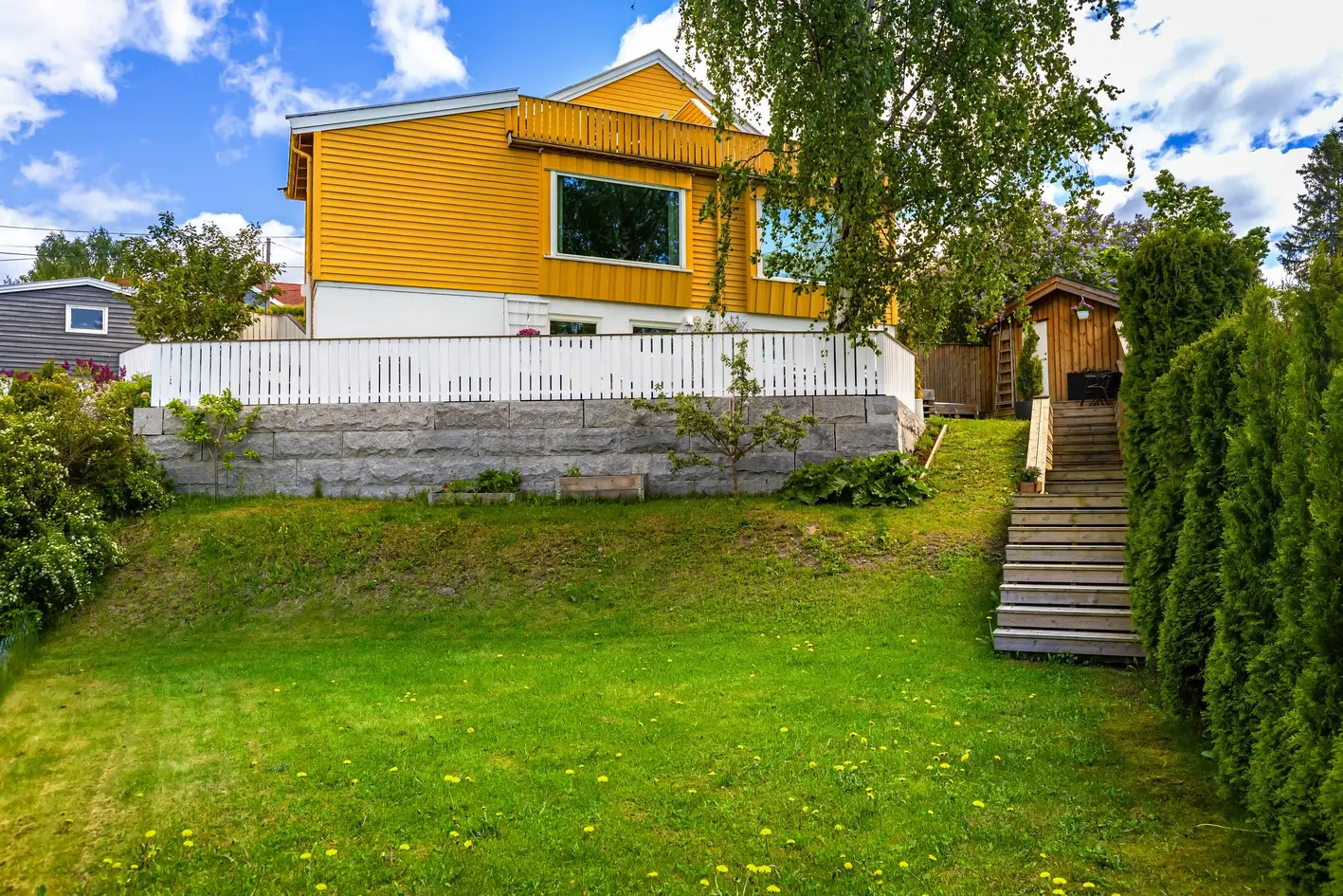 Romslig og lys halvpart av tomannsbolig med hybel i et barnevennlig område. Kort vei til skoler og bhg. photo 3