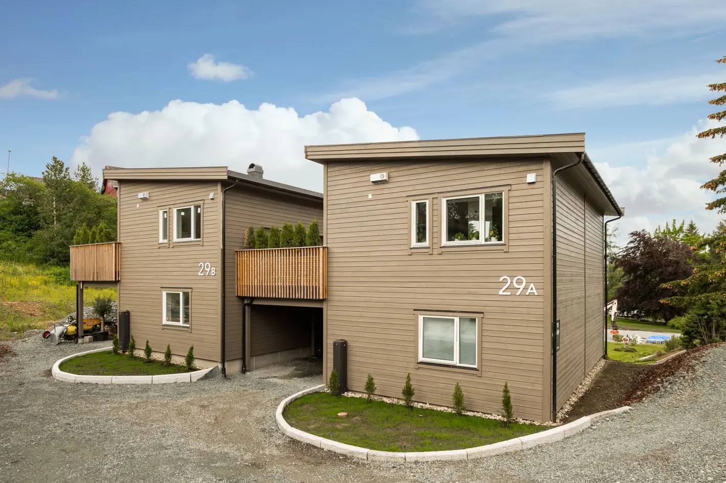 Lekker og moderne enebolig i kjede fra 2020 beliggende på Hoeggen - 3 soverom - Romslig balkong - Carport, trondheim