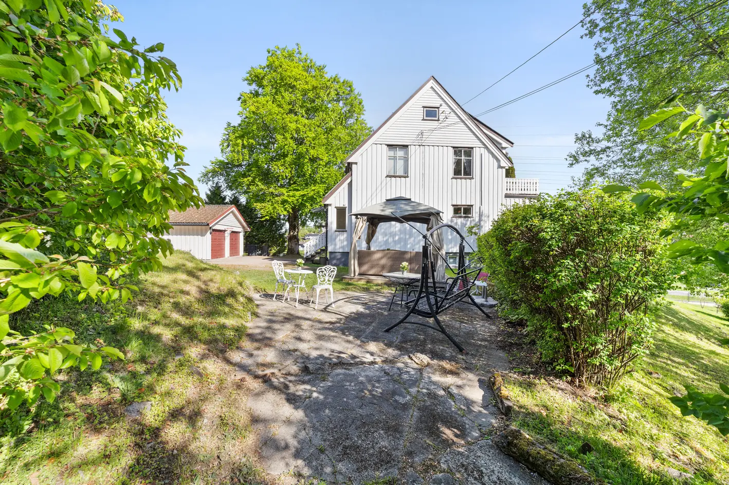 Innholdsrik hel tomannsbolig i Sandvika - Stor og solrik hage - 4 etasjer - Mye lagringsplass - Tomt på over 1,6 mål photo 3