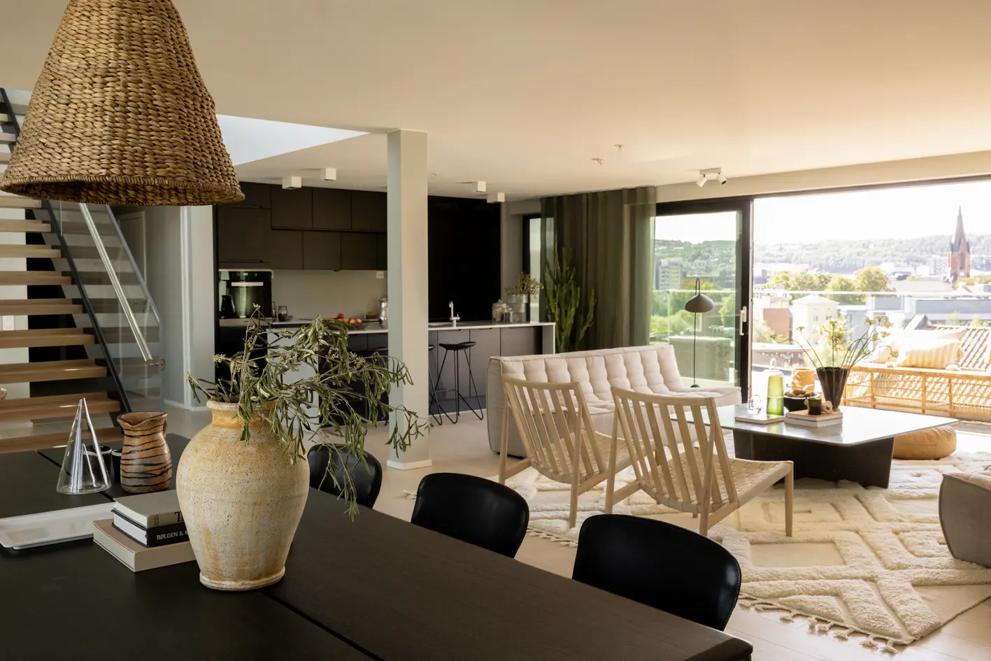 Unik toppleilighet på taket av Vulkan! 90m2 takterrasse med sol fra morgen til kveld. Flere balkonger. Heis. P-plass. photo 4