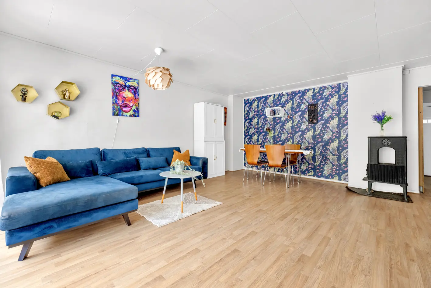 Stor 3R med hage og herlig uteplass I 2 gode soverom, stue med ovn I Spennende oppussingsobjekt med potensial I Garasje photo 4