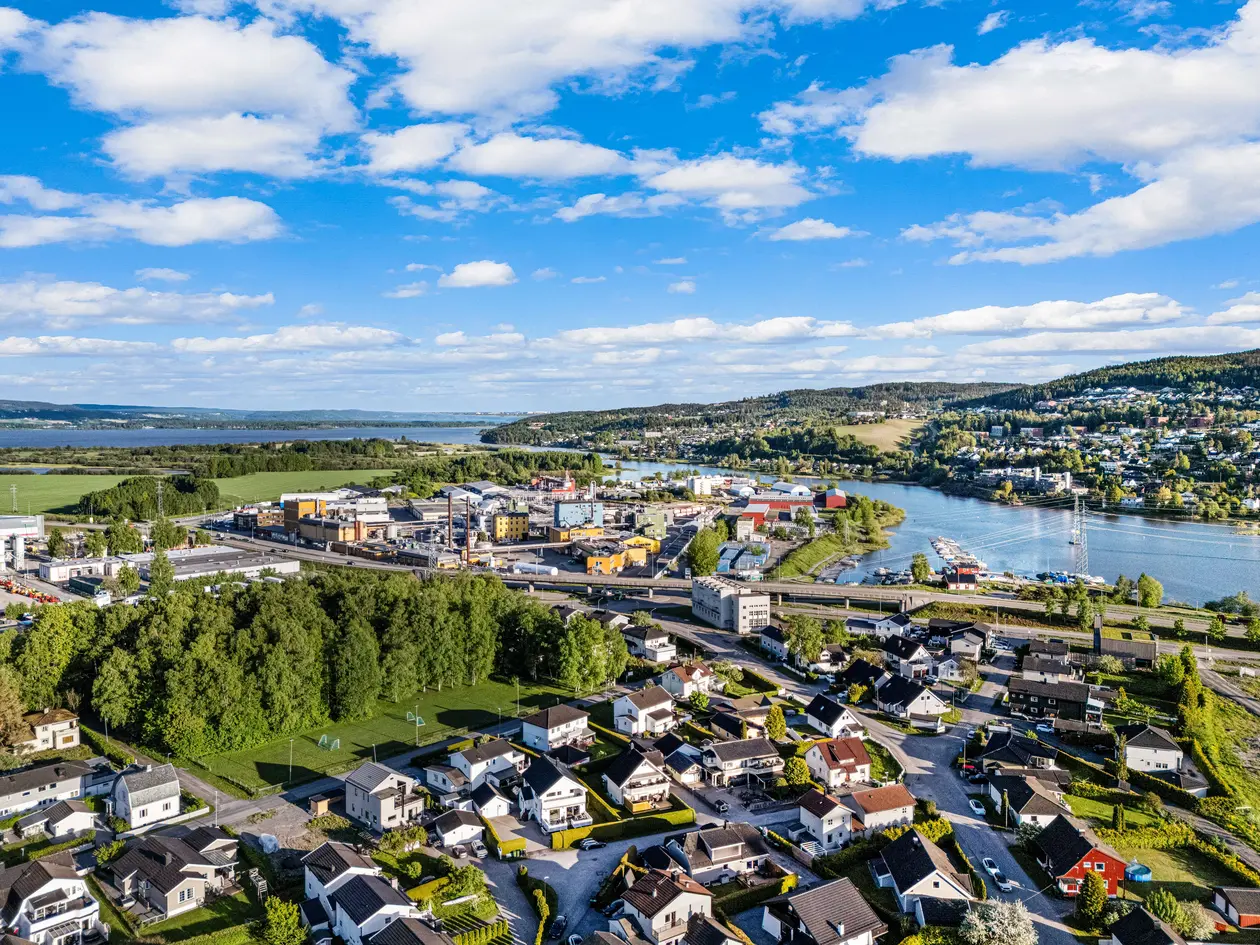 Innholdsrik og barnevennlig enebolig beliggende i rolig blindvei | Garasje | Solrike uteområder | 4 soverom | 3 bad photo 5