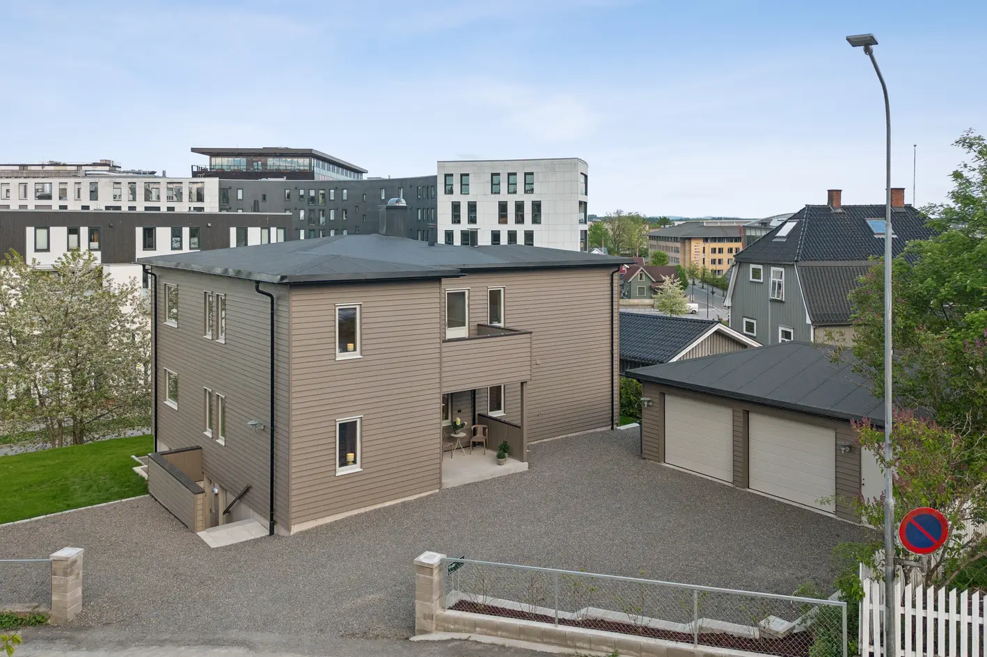 Helrenovert og innholdsrik enebolig/generasjonsbolig - Vannbåren gulvvarme – Bergvarme – Energikl. A – Garasje – Hybel photo 3