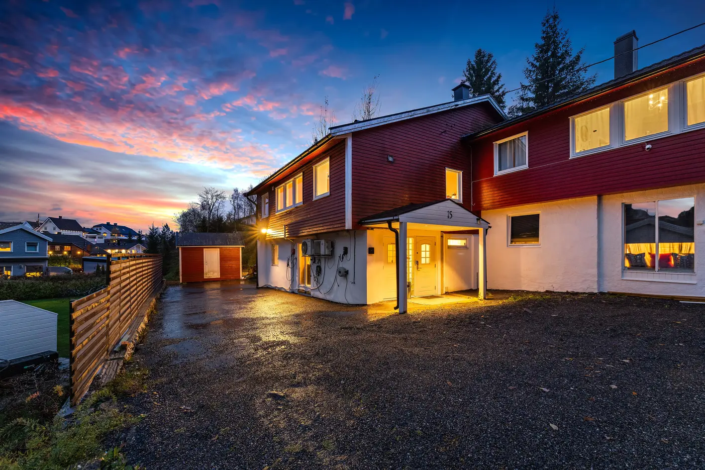 Meget innholdsrik tomannsbolig med 3 soner over 2 plan - Oppgradert i 23 - 1 min til tog - Barnevennlig! photo 1