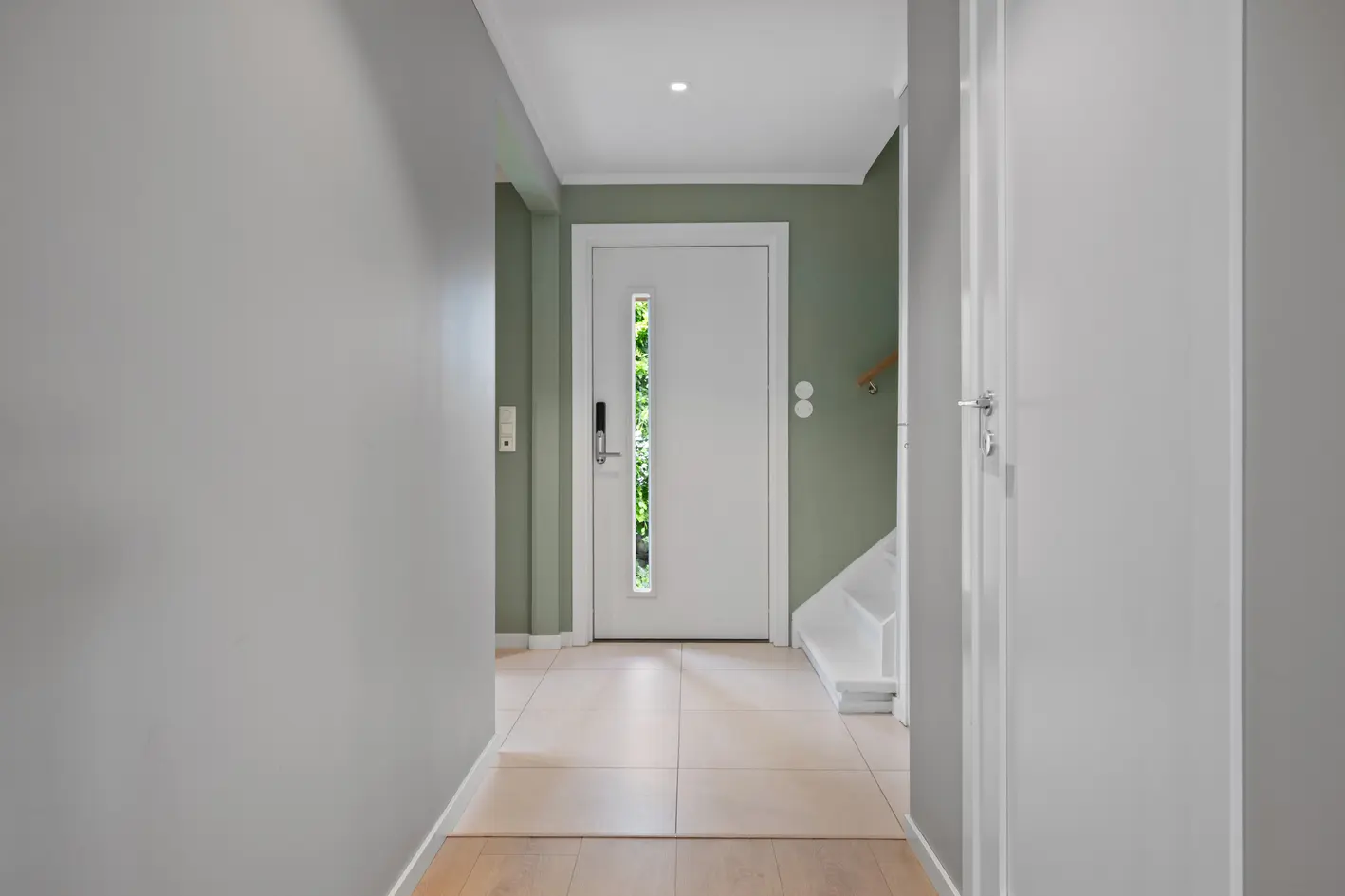 Elegant og innholdsrik familiebolig over 3 plan | 4 sov | Solrike uteplasser | Garasje | Attraktiv beliggenhet photo 4